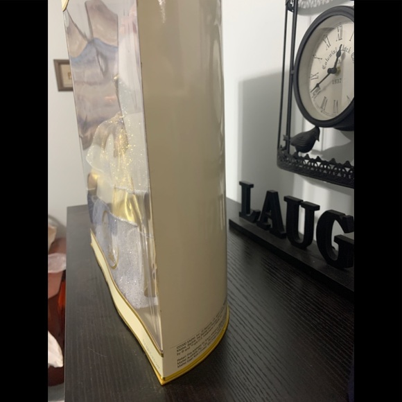 Celebration Barbie Special 2000 Edition - Picture 11 of 16